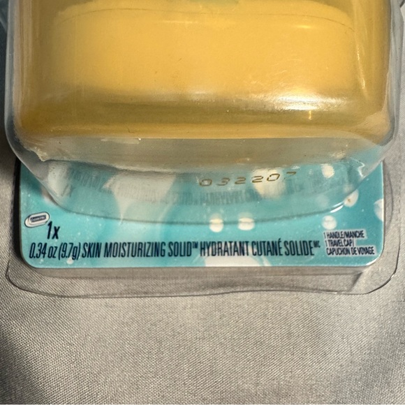 Schick Intuition Plus Razor – Milk & Honey Soothing Moisture | 2 Razors Sealed - Picture 4 of 12